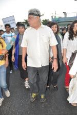 Om Puri at the peace march for the Delhi victim in Mumbai on 29th Dec 2012 (190).JPG